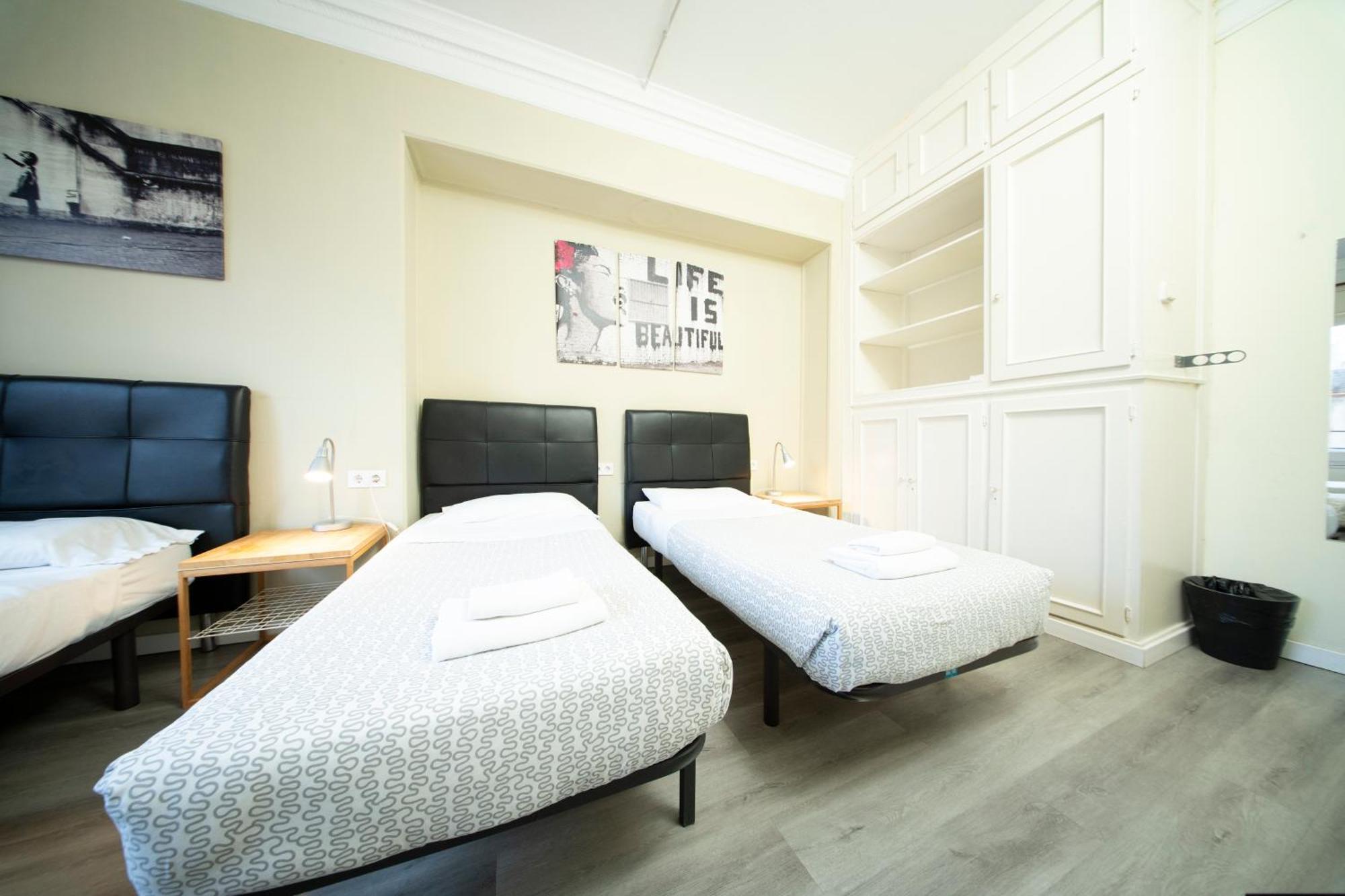 Wow Hostel Barcelona Ngoại thất bức ảnh