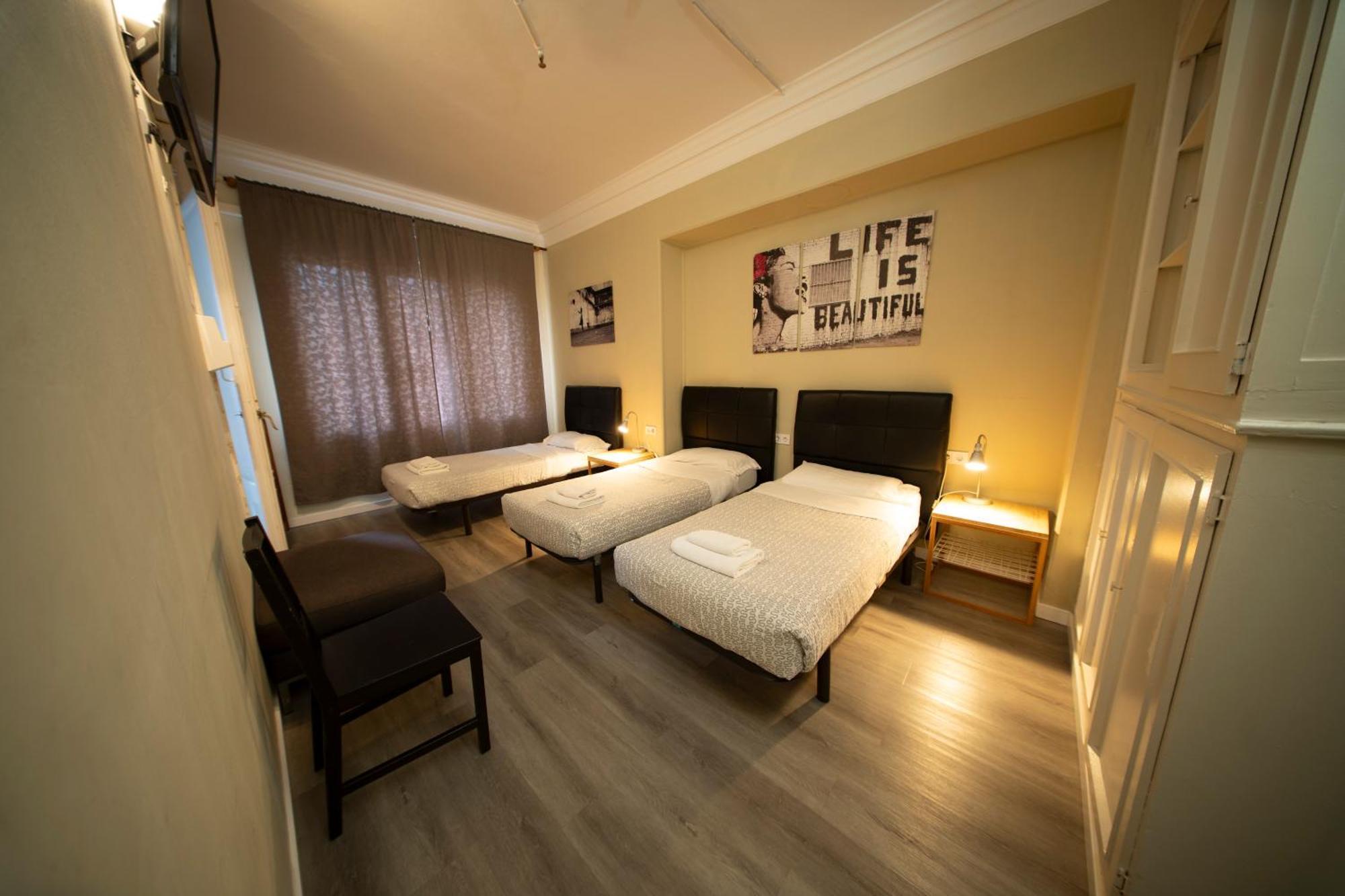 Wow Hostel Barcelona Ngoại thất bức ảnh
