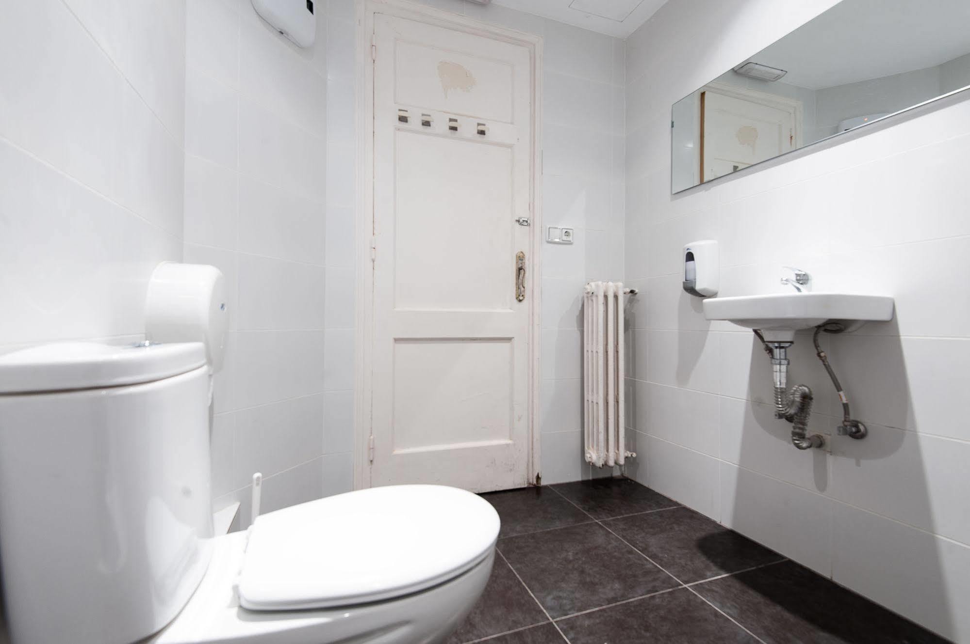 Wow Hostel Barcelona Ngoại thất bức ảnh